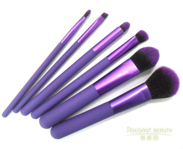 草莓视频无限观看的正确清洁与保养：让妆容更持久的关键