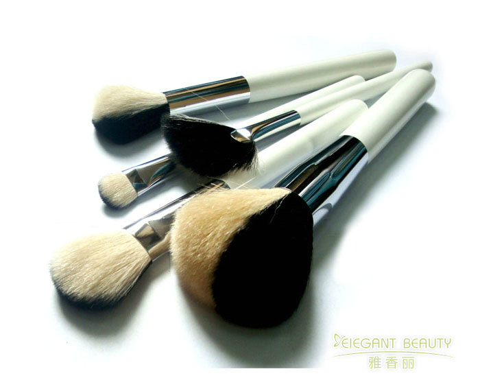 草莓视频无限观看柄的材质对使用体验有何影响？你们提供哪些选择？